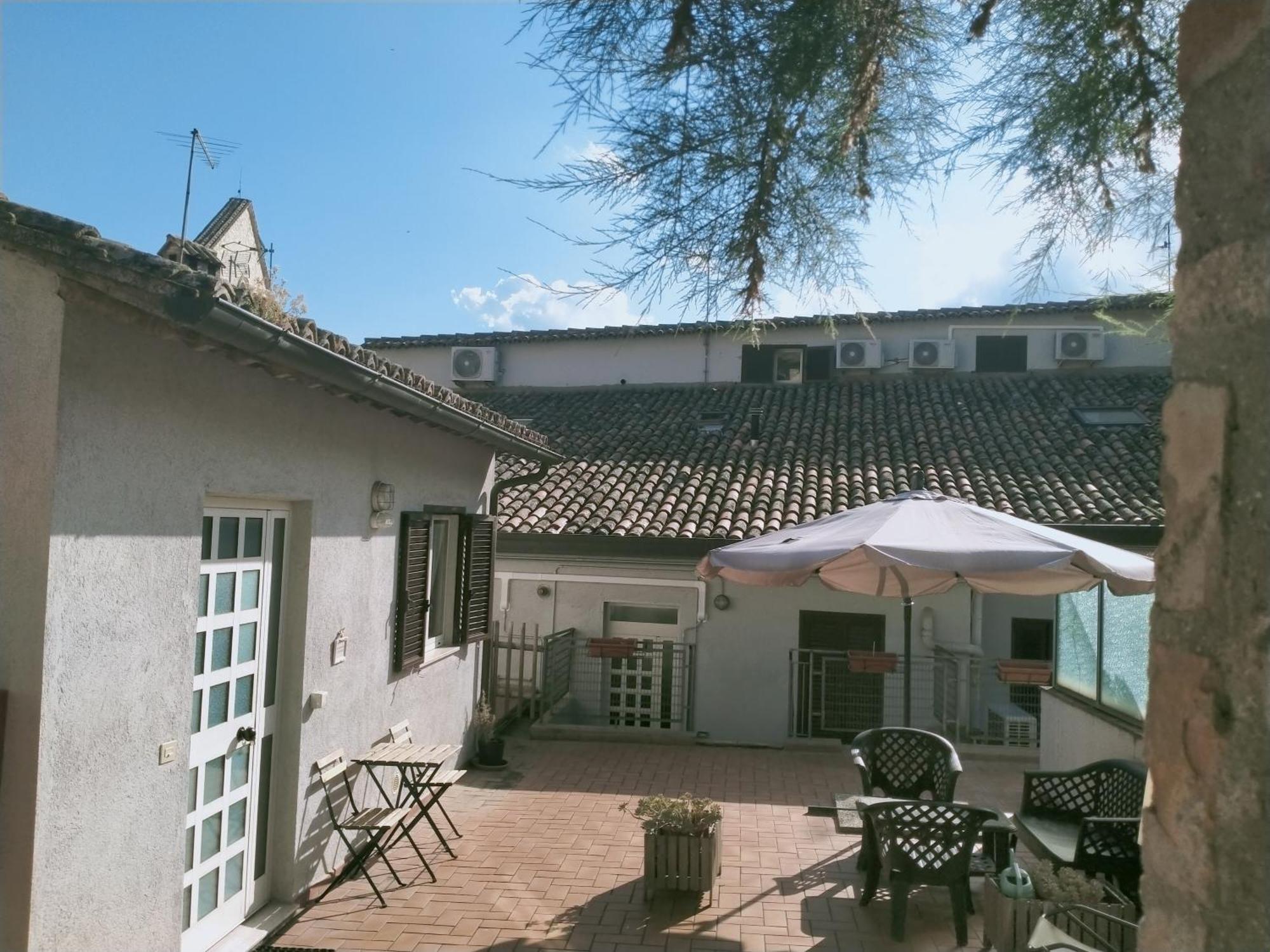 Santa Chiara Apartment